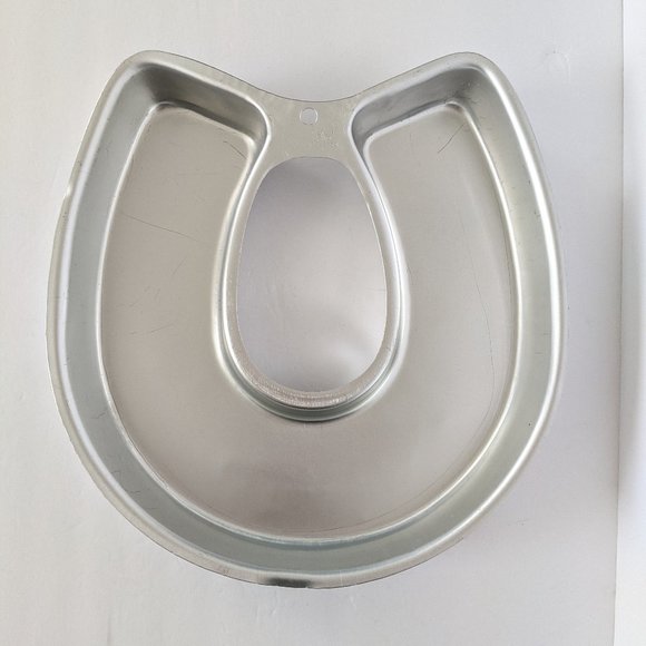 Wilton Other - Wilton Horseshoe Good Luck Rainbow Cake Pan